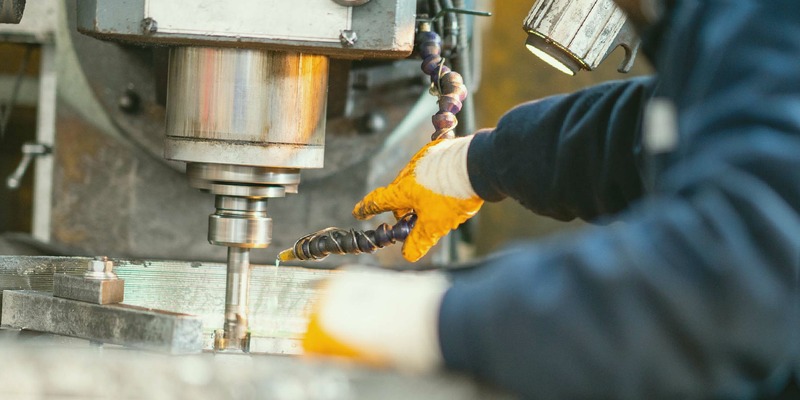 Fabricación de componentes metálicos de alta calidad para la industria en Pamplona